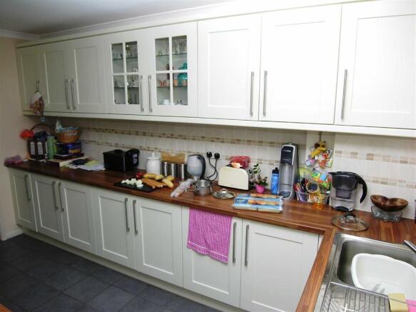 Fitted kitchen