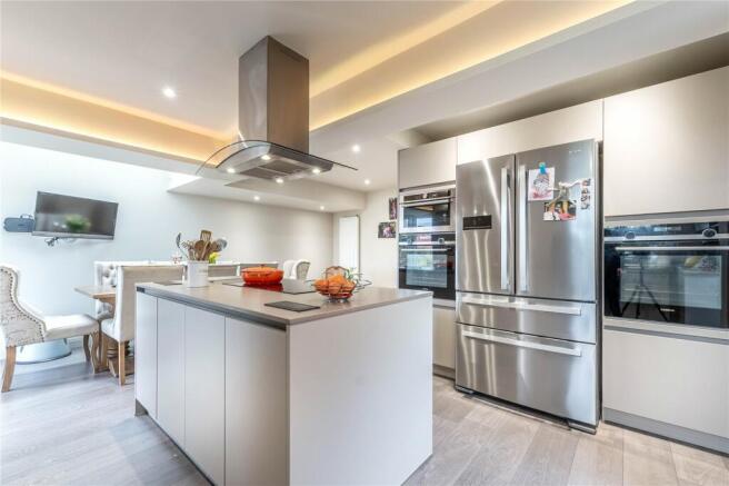 4 bed Detached for sale Image 5
