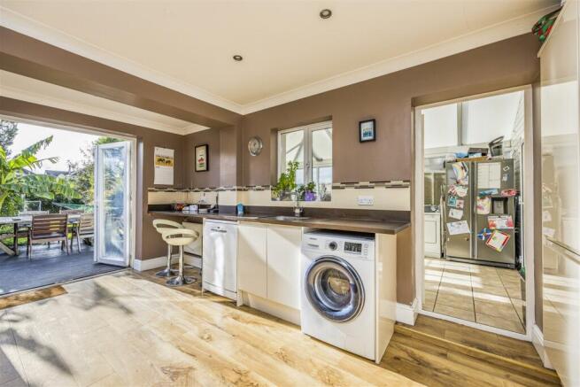 79 Avon Road, Bournemouth-PorticoMarketing-Lovett-