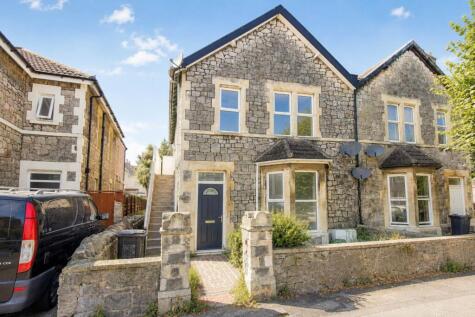 Whitecross Road**Fully Refurbished**Ideal Location**Two Double Bedrooms**