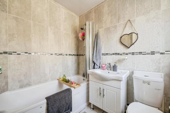 3 bed Terraced for sale Image 12