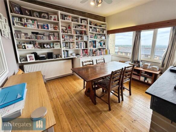 4 bed Semi-Detached for sale Image 4