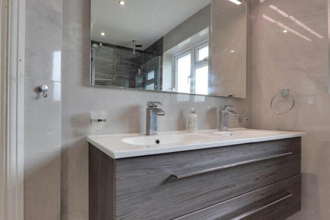 Bathroom (Bathroom)