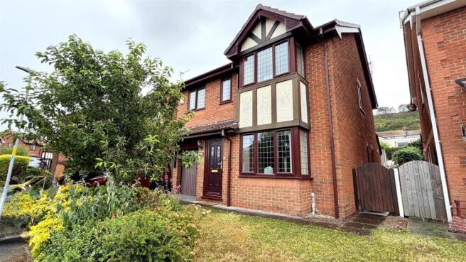 criccieth close 20.jpg