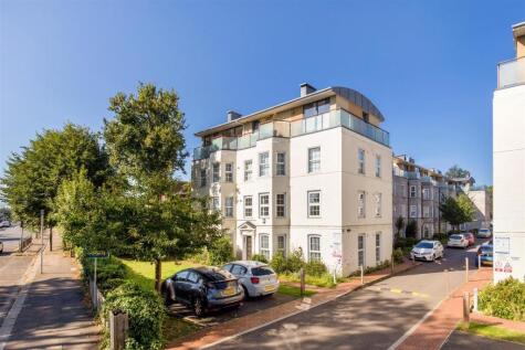 West Barnes Lane, Raynes Park, New Malden, KT3