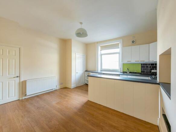 2 bed Terraced for sale Image 5