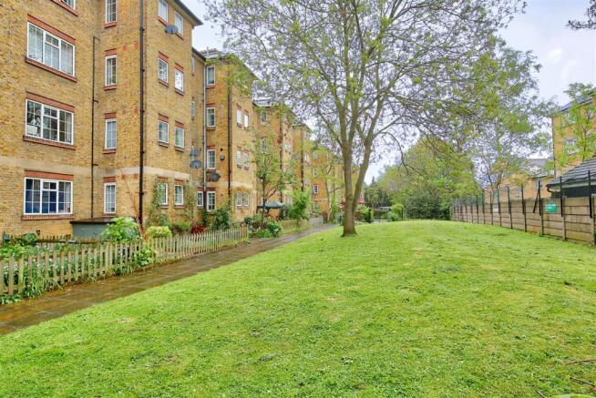 22_cumber_house_merton_road_image6_14104_4.jpg