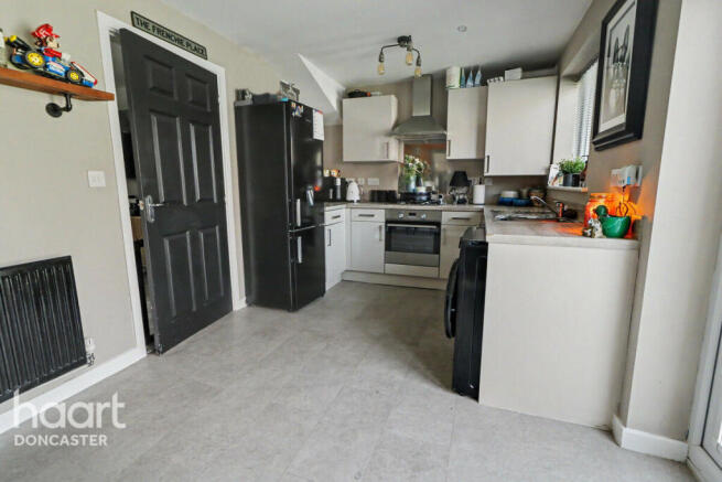 3 bed Semi-Detached for sale Image 10