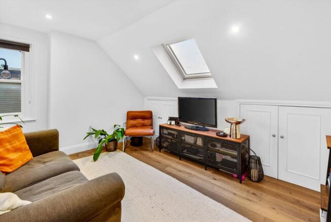 Reception For Sale 1 Bedroom Flat 13 Cintra Park Crystal Palace SE19 Nested Estate Agents Tel. 07456972657 photography Video by www.steele.london 07913296114
