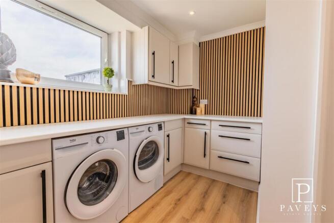 UTILITY ROOM & CLOAKROOM