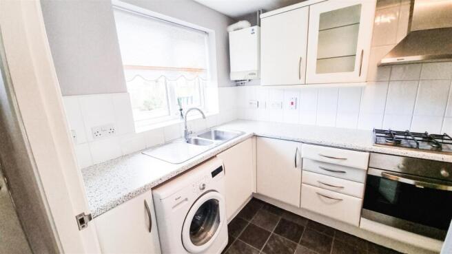 3 bed Terraced for sale Image 5