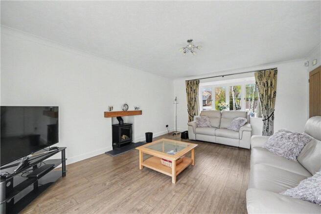 5 bed Detached for sale Image 11