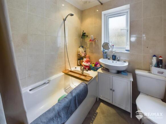 Bathroom A.jpg