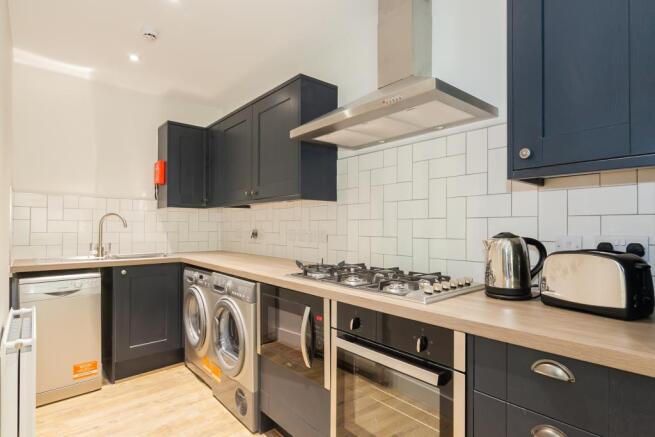 7 bed Flat to rent Image 6
