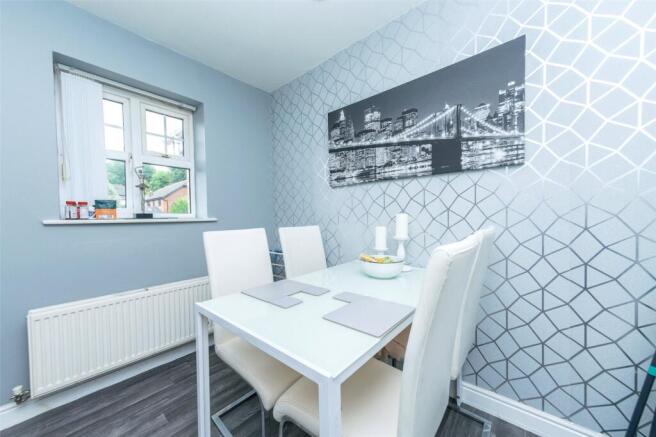 2 bed Apartment for sale Image 11