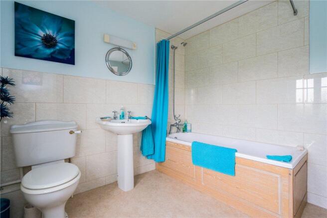 Guest  E/S Bathroom
