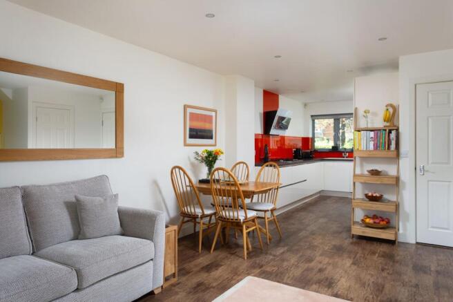 4 bed Town House for sale Image 5