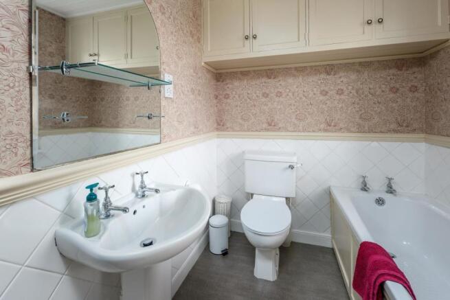 First Floor Bathroom-2.jpg