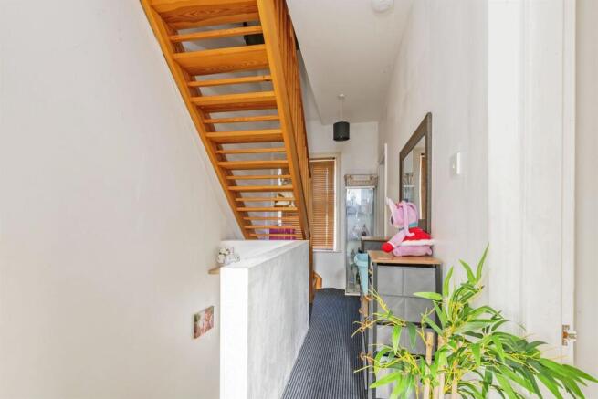 3 bed Terraced for sale Image 6