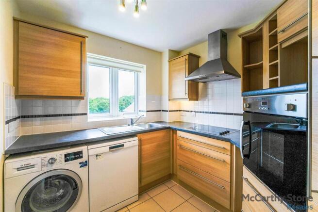 2 bed Apartment for sale Image 6