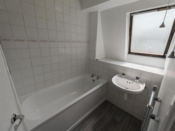 Bathroom.jpg