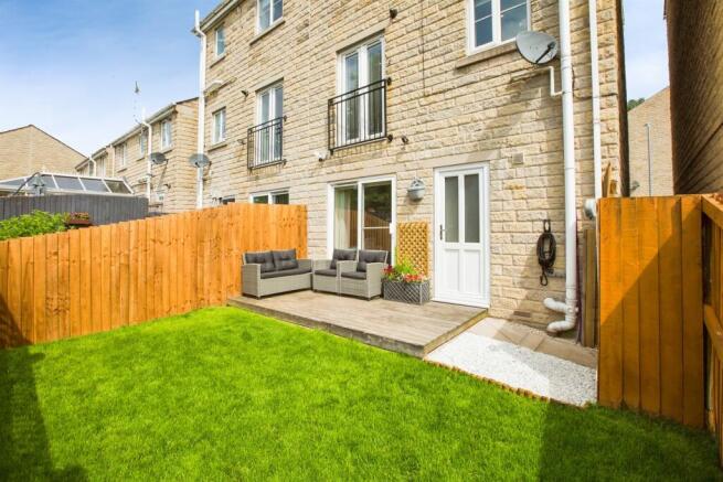 4 bed Semi-Detached for sale Image 12