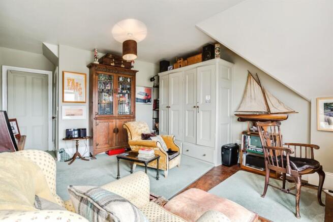 2 bed Penthouse for sale Image 9