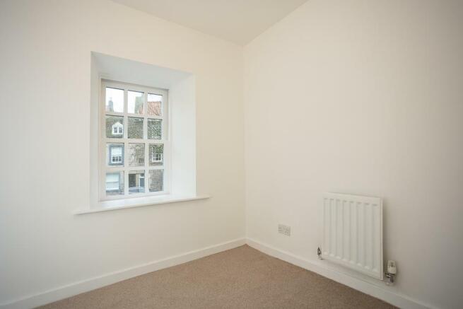 12PalaceStreet-Bedroom3-1.jpg