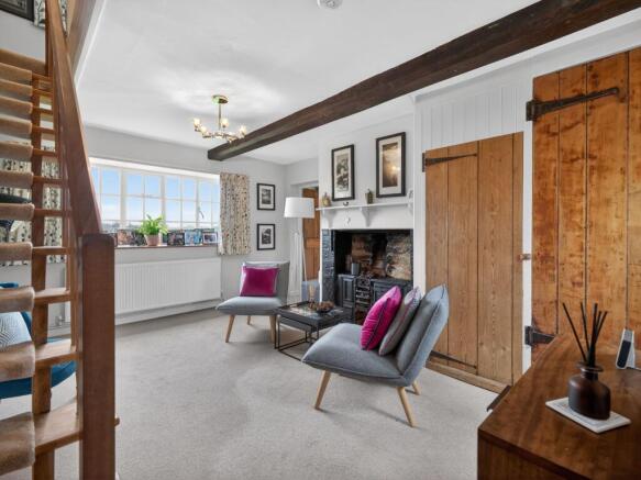 Snug to upstairs
