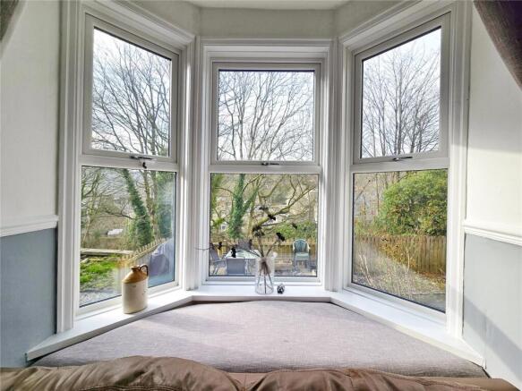 Feature Bay Window
