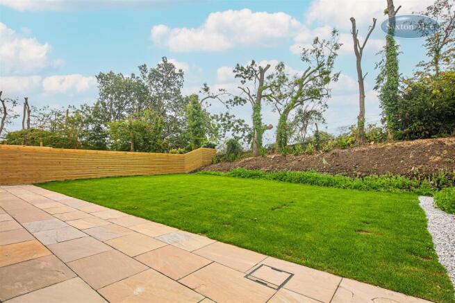 4 bed Detached for sale Image 9