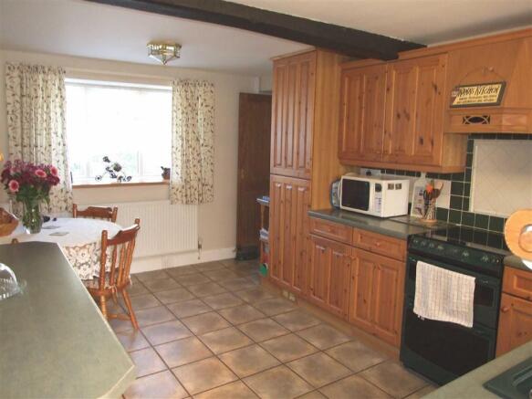 Kitchen / Dining Roo
