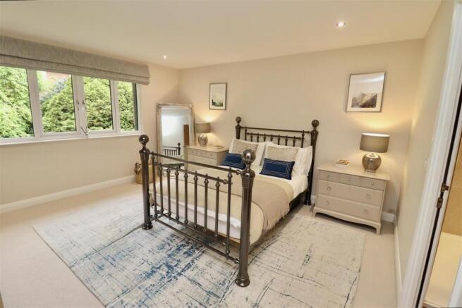 3 bed Apartment for sale Image 10