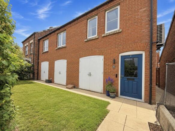 2 bed Semi-Detached for sale Image 9
