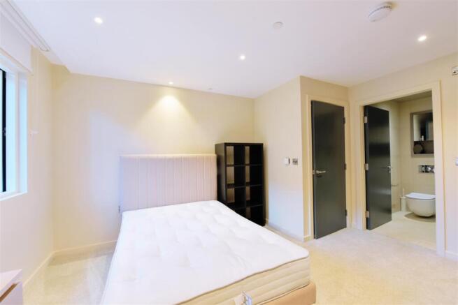 2 bed Apartment to rent Image 8
