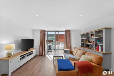 4a Saunders Ness Road London E14