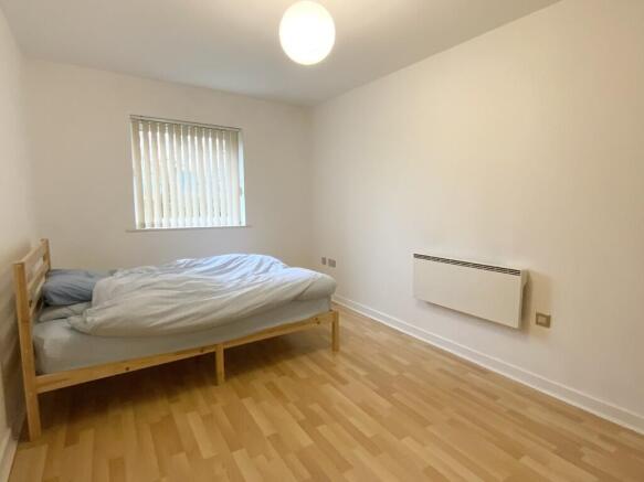 1 bed Apartment to rent Image 4