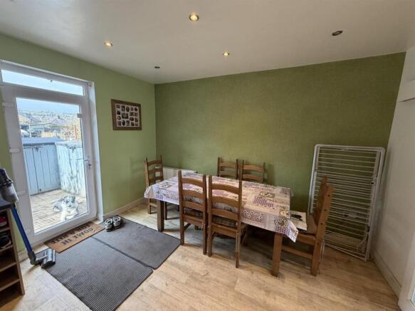 3 bed Semi-Detached for sale Image 5