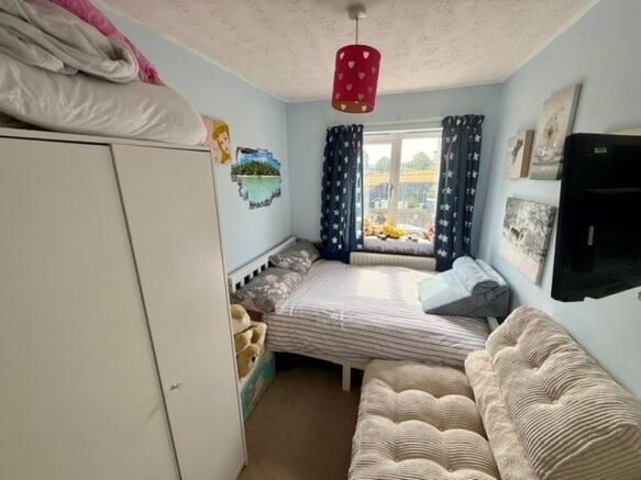 4 bed Detached for sale Image 9