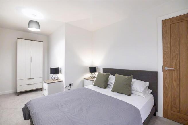 2 bed Apartment to rent Image 12