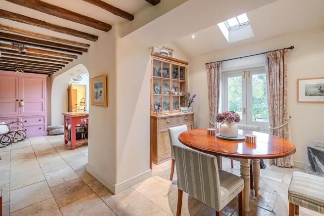 4 bed House for sale Image 6