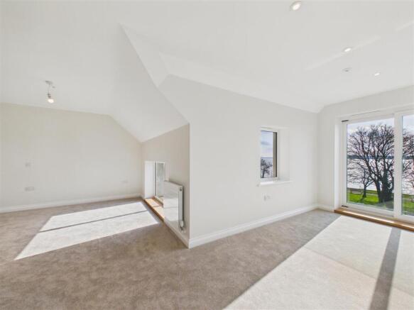 4 bed Town House for sale Image 4