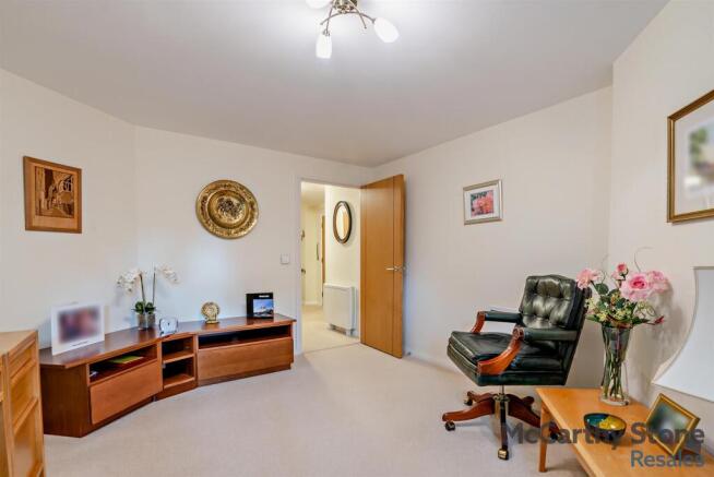 2 bed Apartment for sale Image 7