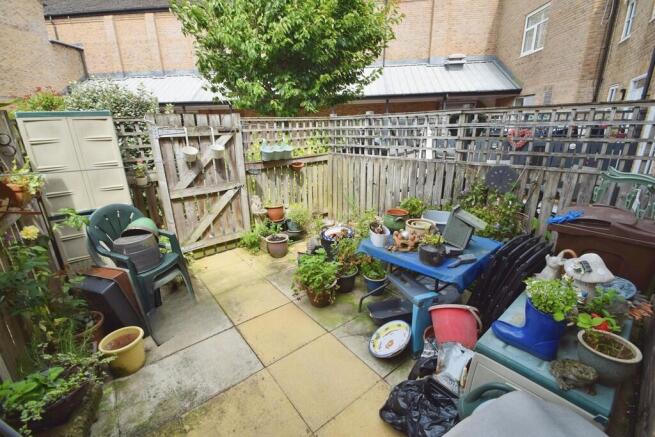 3 bed Terraced for sale Image 11