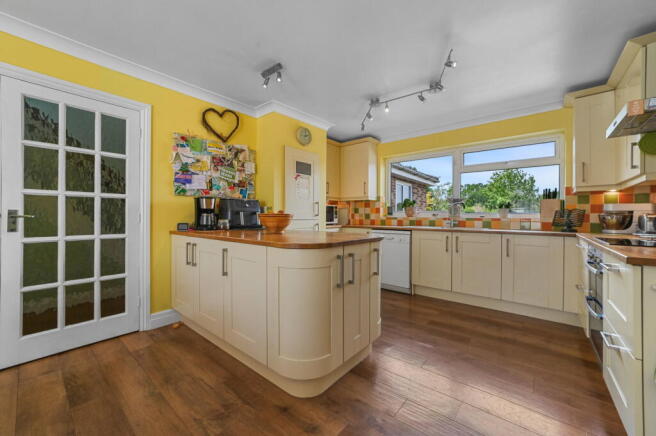 24 Strickmere, Stratford St Mary photo 4