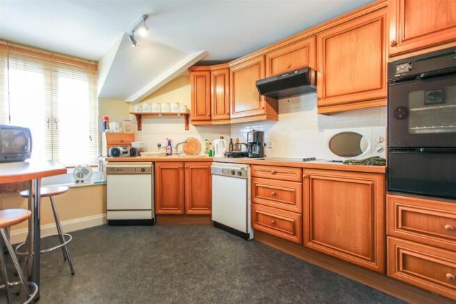 KITCHEN/BREAKFAST ROOM
