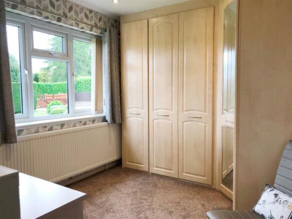 Bed 1 Dressing Room.JPG
