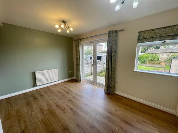3 bed Semi-Detached to rent Image 4