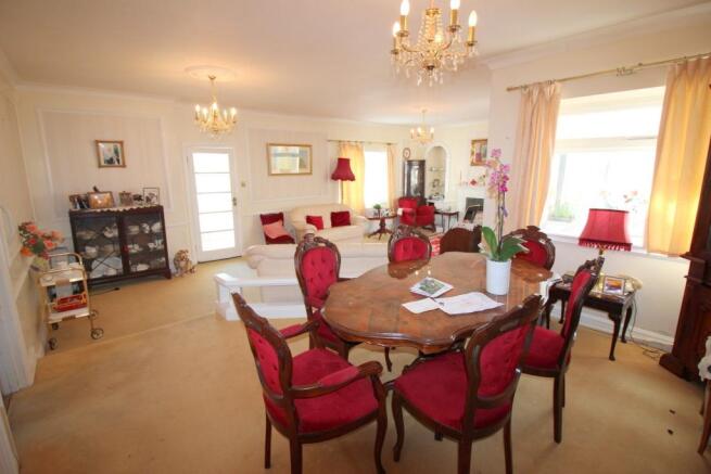 Lounge / Dining Room