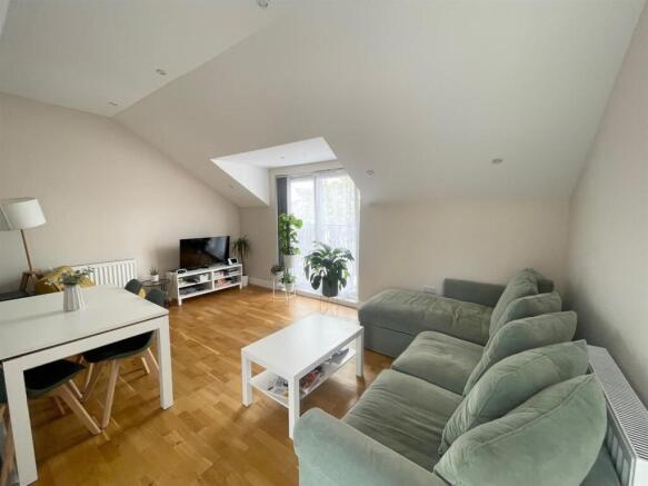 Open Plan Lounge Kitchen